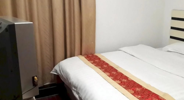 Minghuang Hotel, Забронировать Отель Отели Гуанчжоу с парковкой, рядом с Буддийский храм Хуалинь, Парковка