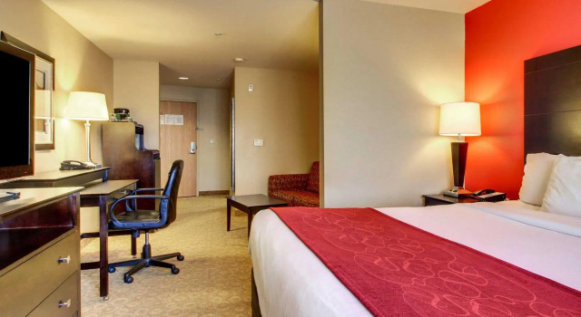 Люкс Comfort Suites Gulfport Central