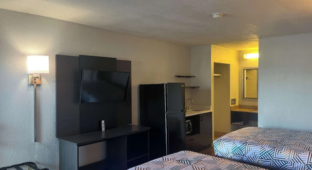 Четырёхместный номер Standard Studio 6 Montgomery AL Eastern Blvd