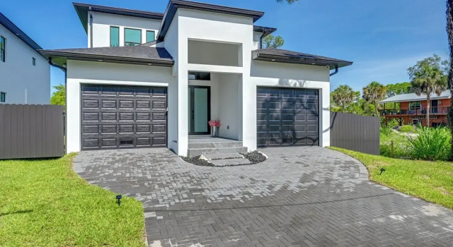 3 Mi to Naples Beach: Luxurious Home w/ Pool!, Buchen Sie Ferienhaus East Naples Naples