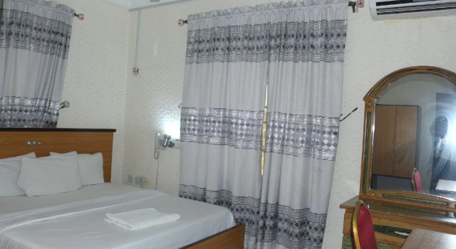 Люкс Business Grand Decent Hotel and Suites