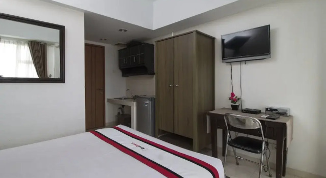 Camera Standard RedDoorz Apartment @ Margonda Residence 3