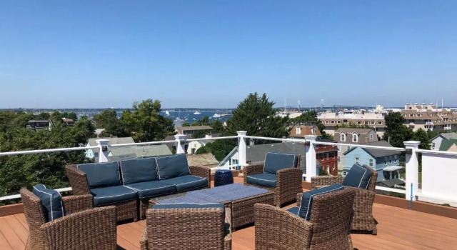 Апартаменты с видом на море The Newport Lofts - 617 Thames Street