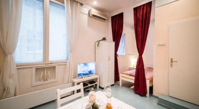 White Pearl Apartment, Забронировать Апартаменты/квартира Отели Белграда с парковкой, рядом с Музей Николы Тесла, Парковка