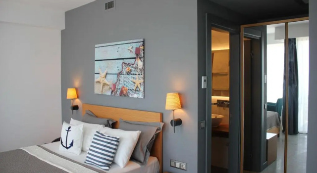 Номер Standard Port Marina Hotel