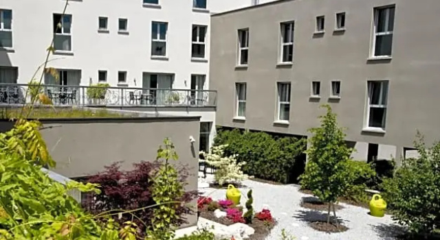 Двухместный номер Standard Logis Hôtel Victor Hugo & Spa