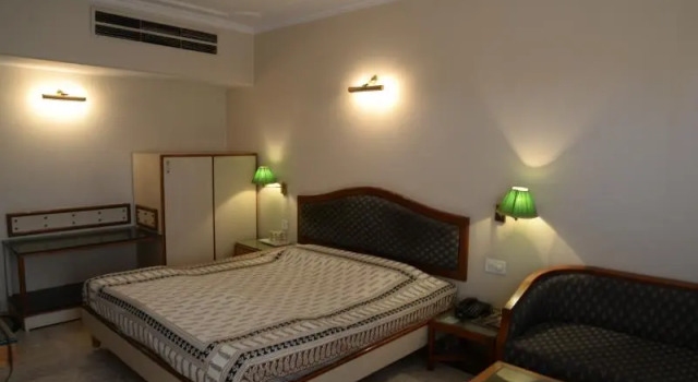 Двухместный номер Executive LMB Hotel City Centre, Jaipur