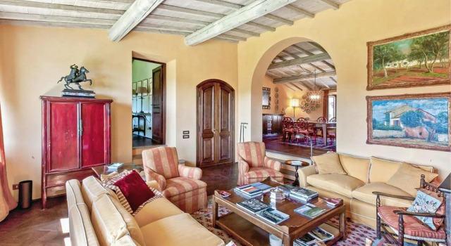 Independent Villa With 12 Beds-villa Aiola, Забронировать Вилла Виллы Val di Chiana, Вилла