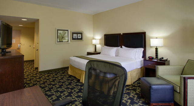 Holiday Inn Express Hotel & Suites Raleigh SW NC State by IHG