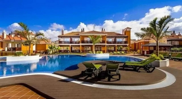 LIVVO Monte Carrera Holiday Homes, Prenota Hotel Hotel a Gran Canaria con piscina, Piscina