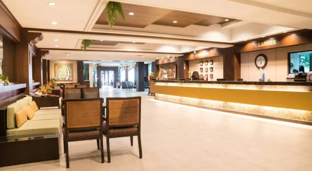 Beachfront Resort & Spa Jomtien, Pattaya, Забронировать Курортный отель Джомтьен-Бич Паттайя