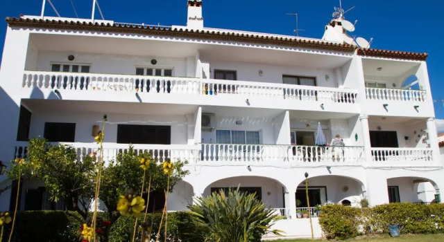 Hacienda 10b Menyber, Забронировать Отель Нерха Axarquía, рядом с Tuesday Market