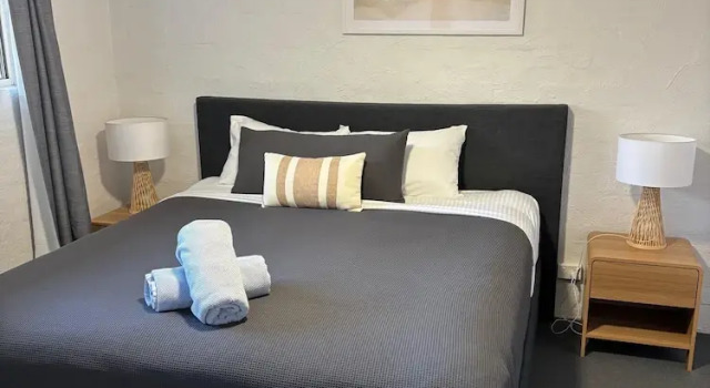 Апартаменты Deluxe c 1 комнатой с видом на озеро Merimbula Lake Apartments
