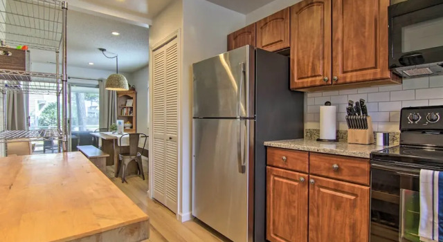 Cozy Family Townhome: 1 Mi to Bethanys Boardwalk