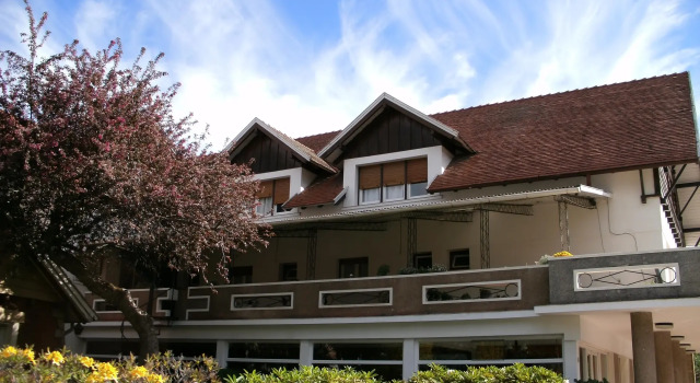 Hotel Crismalu, Забронировать Отель Отели Сан-Мартин-де-лос-Андес с парковкой, рядом с Горнолыжный курорт San Martin de Los Andes, Парковка