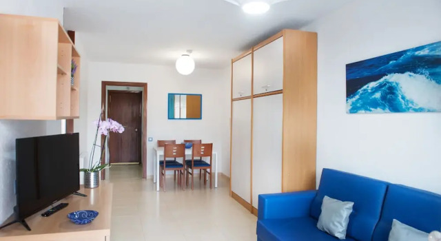 Апартаменты с 2 комнатами с балконом Apartaments Costa dOr