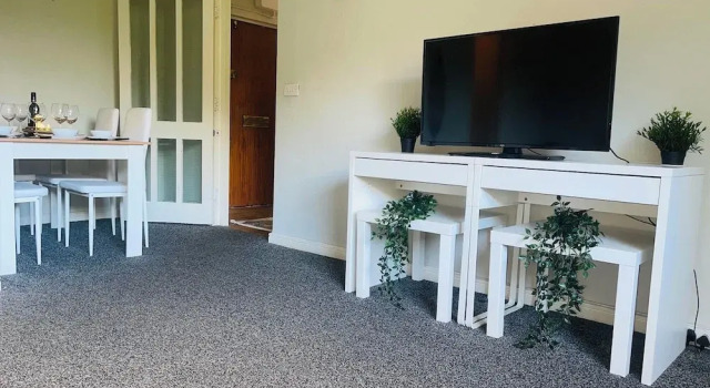 London Luxury Apartment up to 8 Guests, Varaa Huoneisto Asunnot kohteessa Merseyside, Huoneisto