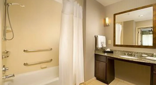 Четырёхместный номер Standard Homewood Suites by Hilton Columbus