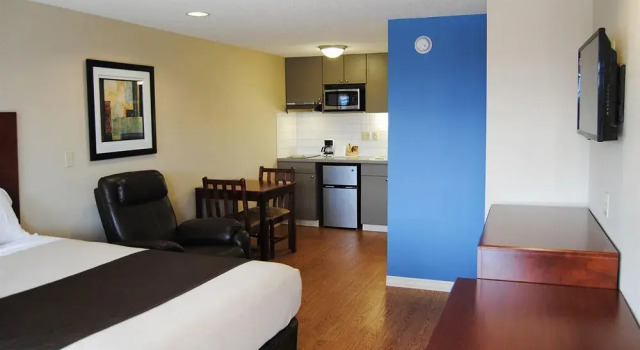 Americas Best Value Inn St. Clairsville Wheeling, Book Hotel Hoteller i St Clairsville med pool, Swimmingpool