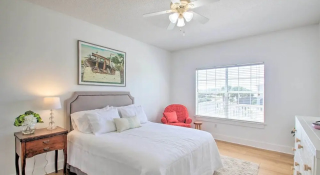 Pensacola Beach Home: 1 Block to Beach Access