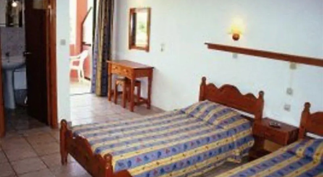 Tzevenos Hotel Apts