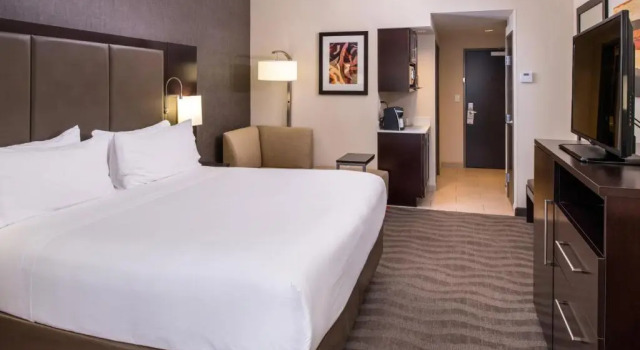 Номер Standard Holiday Inn Express & Suites Monroe by IHG