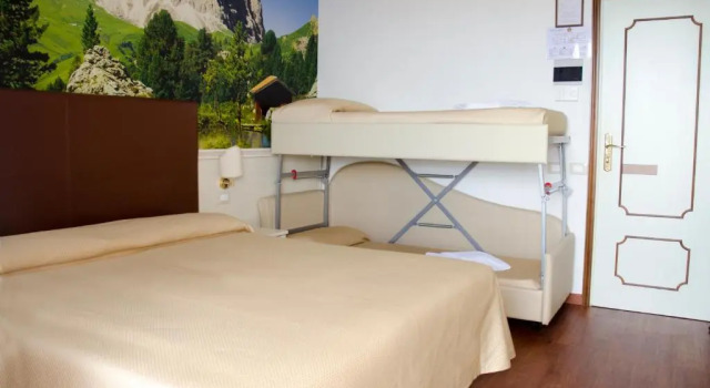 Четырёхместный номер Classic Hotel Apollo