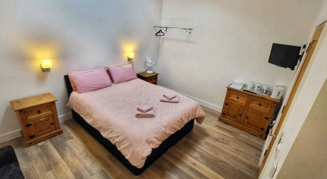 Двухместный номер Comfort с 2 комнатами Deepcut Lodge Bed & Breakfast Self Service