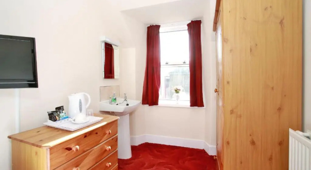 Номер Economy CitiHouse Aberdeen West End