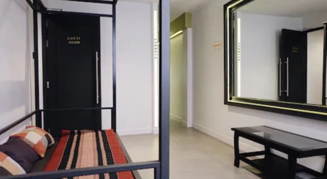 Four Sisters Hostel, Забронировать Отель Отели Samphanthawong с парковкой, Парковка