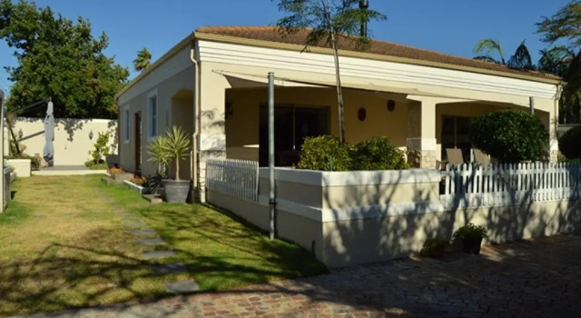 Коттедж с видом на сад African Palm Cottage and Guesthouse