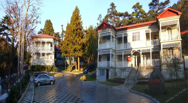 庐山美庐山庄, Rezerwuj Hotel Jiujiang Jiangxi