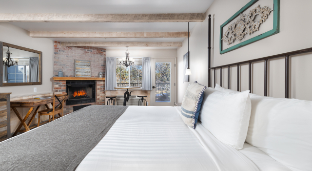Sky Ranch Lodge