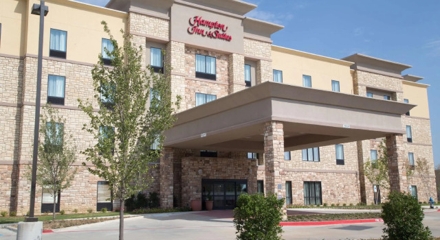 Четырёхместный номер Standard Hampton Inn & Suites McKinney