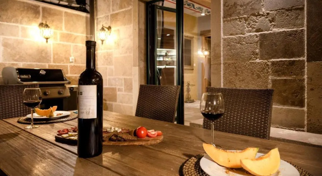 Вилла Luxury Palazzo v. Pelsocz Hvar Town