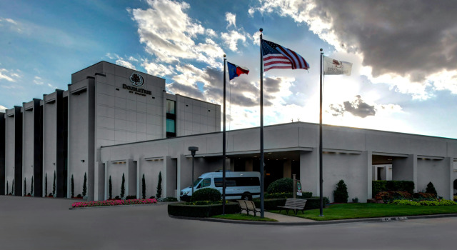 Doubletree by Hilton Arlington DFW South, Забронировать Отель Арлингтон Dallas - Fort Worth Metropolitan Area