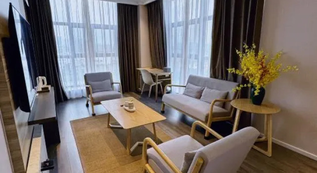Люкс Deluxe HanTing Hotel (Zhoushan Xincheng)