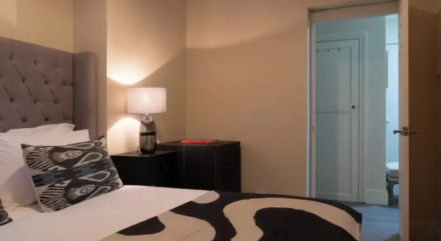 Апартаменты Deluxe The Egerton - Serviced Apartments