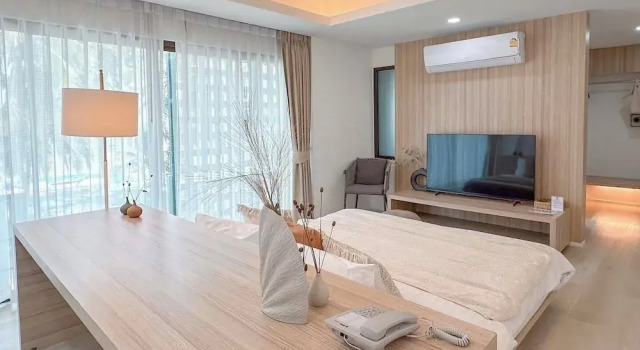 Полулюкс S2 Hotel Bangsaen