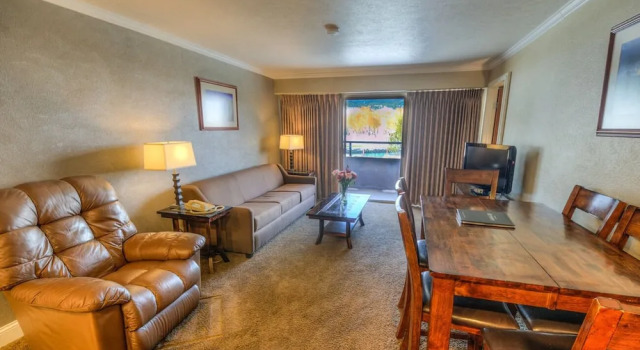 Люкс Deluxe Fairmont Hot Springs Resort