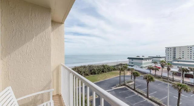 Четырёхместный номер Standard с видом на океан Hilton Melbourne Beach Oceanfront