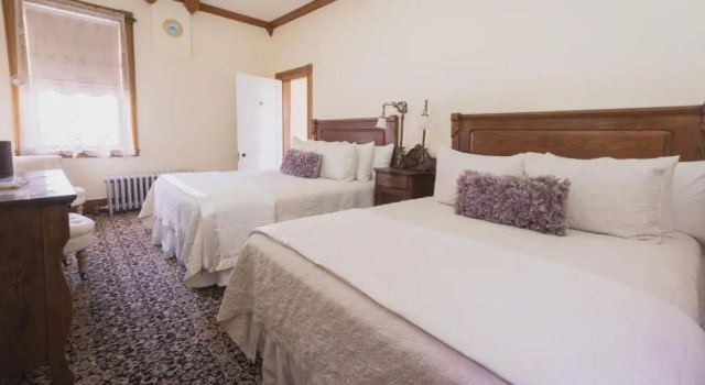 Standard quadruple chambre Teller House