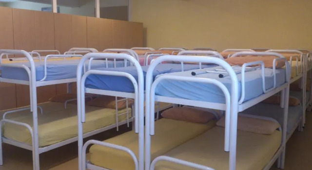 Кровать в общем номере (женский номер) HéberGement du POD