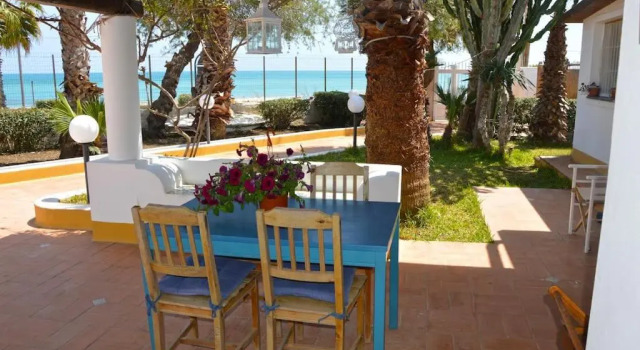 Коттедж с 2 комнатами Casa Patrizia a 10 metri dalla spiaggia