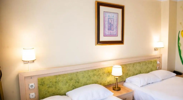 Standardowy trzyosobowy pokój Hotel Simsek
