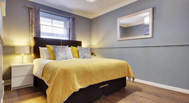 14 Oxford Mews - 5 Star Living for up to 10 People, Забронировать Отель Саутгемптон Хэмпшир, рядом с Alpine Snowsports Southampton