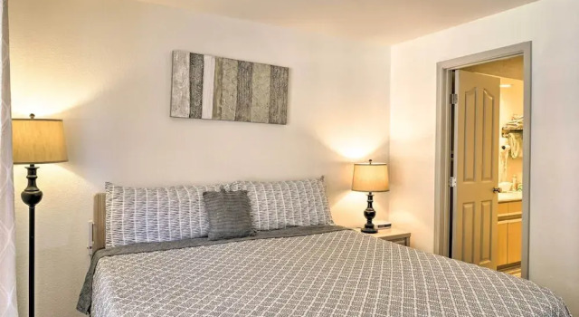 Branson Vacation Rental w/ Sunroom & Water Views, Забронировать Отель Отели Table Rock Lake с парковкой, Парковка