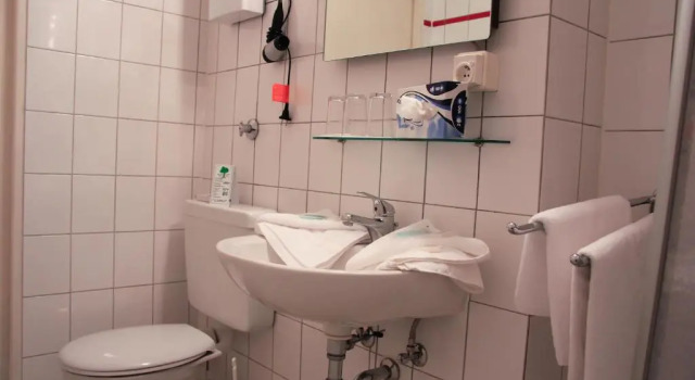Трёхместный номер Standard Hotel Columbia Berlin am Platz der Luftbrücke