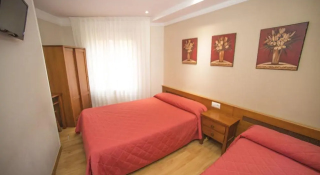 Hostal Abaco, Забронировать Гостевой дом Сория Кастилия и Леон, рядом с Дворец графов Гомара