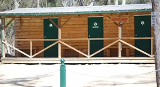 Кровать в общем номере Gumleaves Bush Holidays